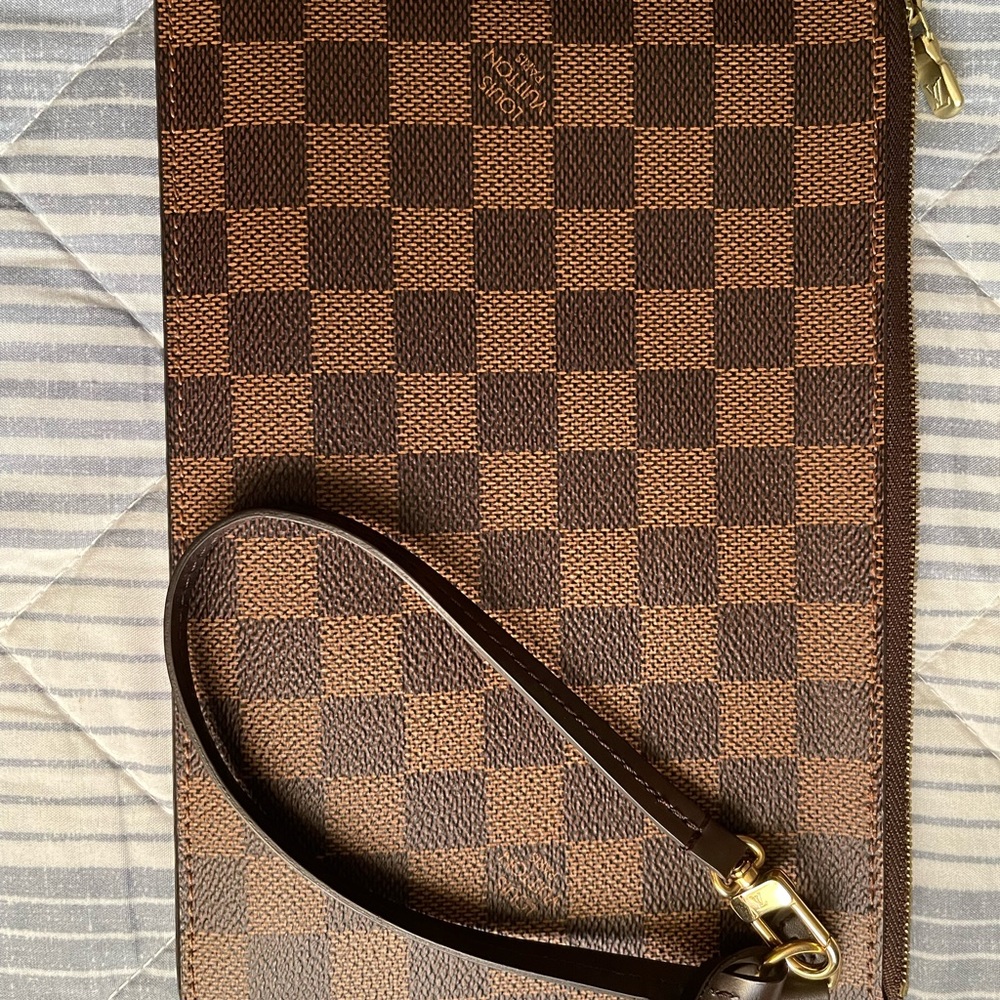 Louis Vuitton Neverfull wristlet